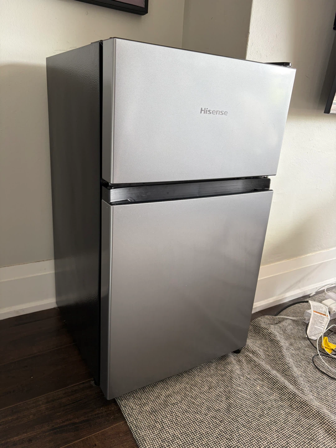 Hisense Refrigerator 3.1 cubic ft- Can deliver