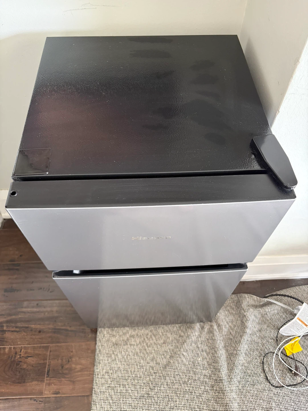 Hisense Refrigerator 3.1 cubic ft- Can deliver - photo 2