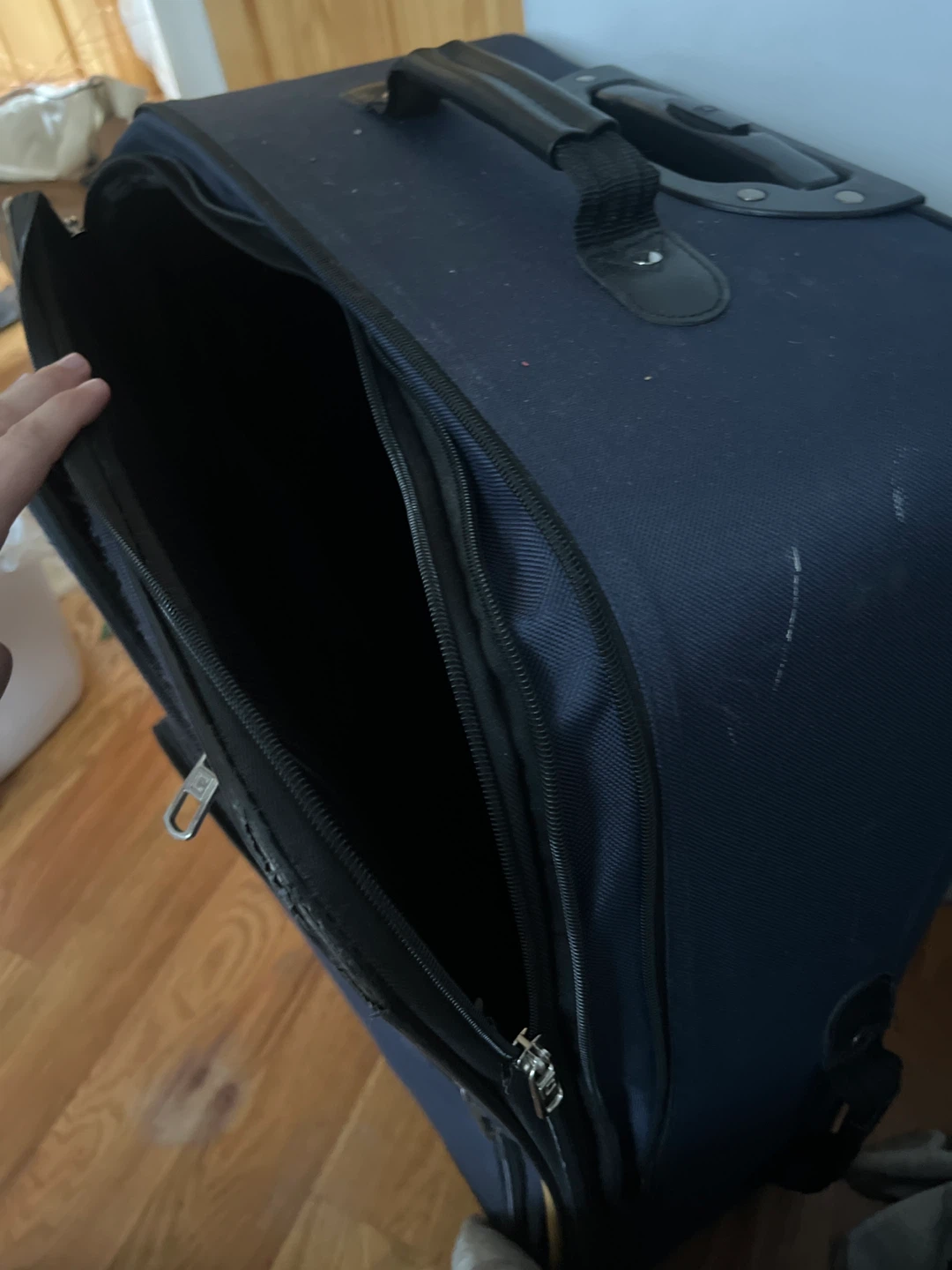 Chaps Navy Blue Duffel Suitcase - photo 2