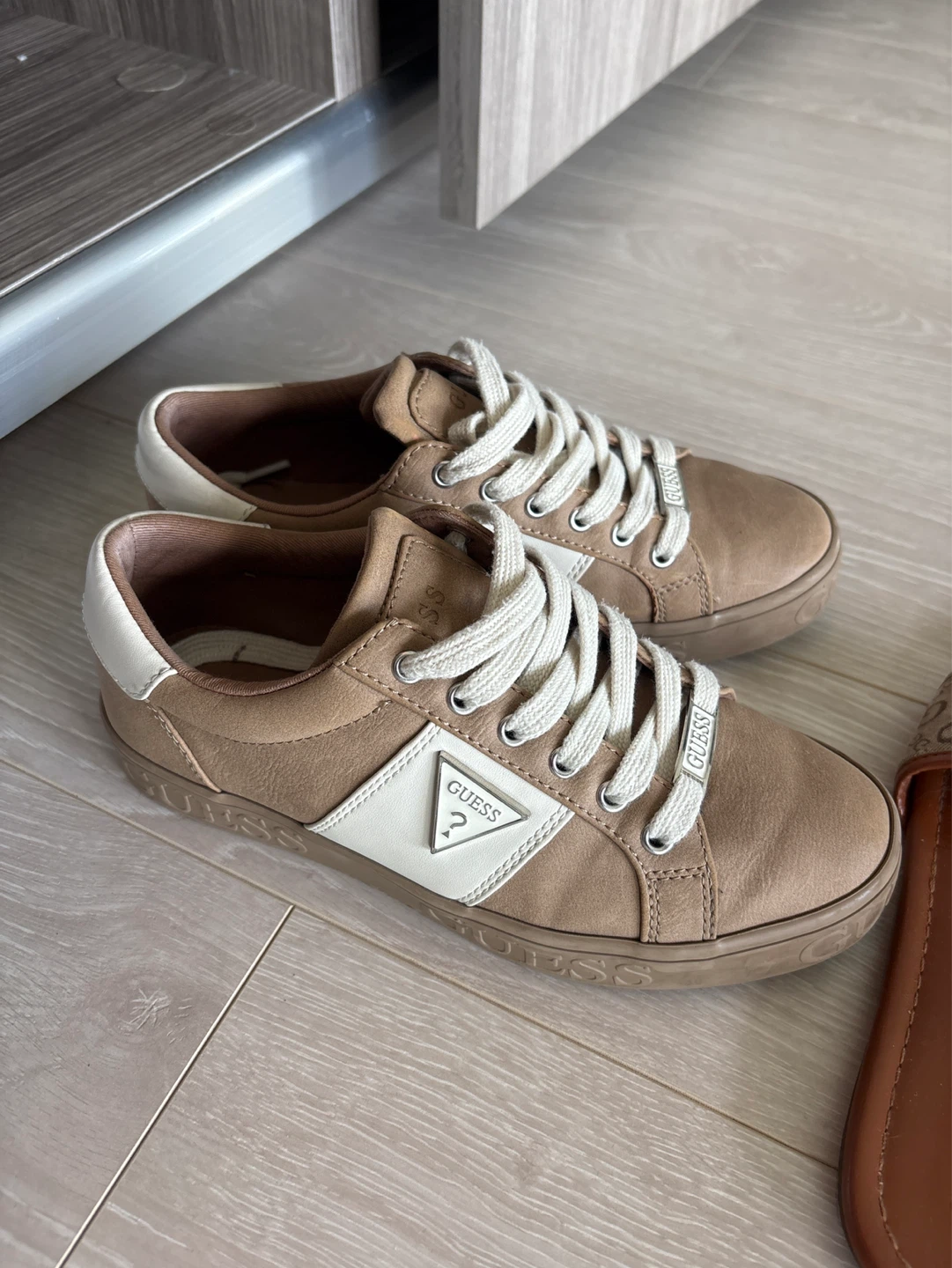 I want to sell all the shoes for 80 - photo 2