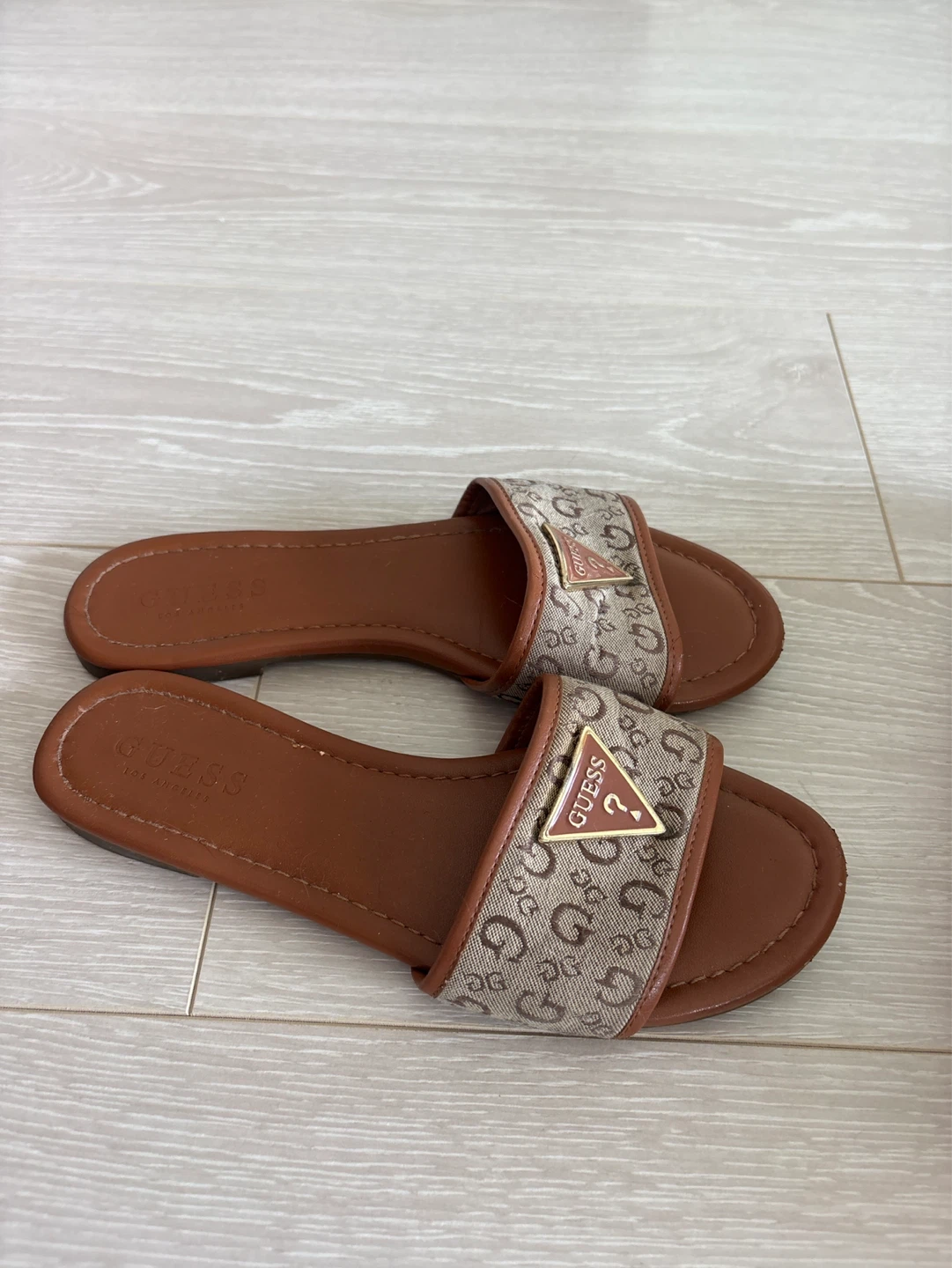 I want to sell all the shoes for 80 - photo 3