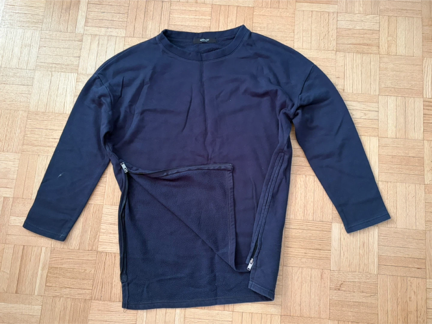 Navy crew w Zippers sides