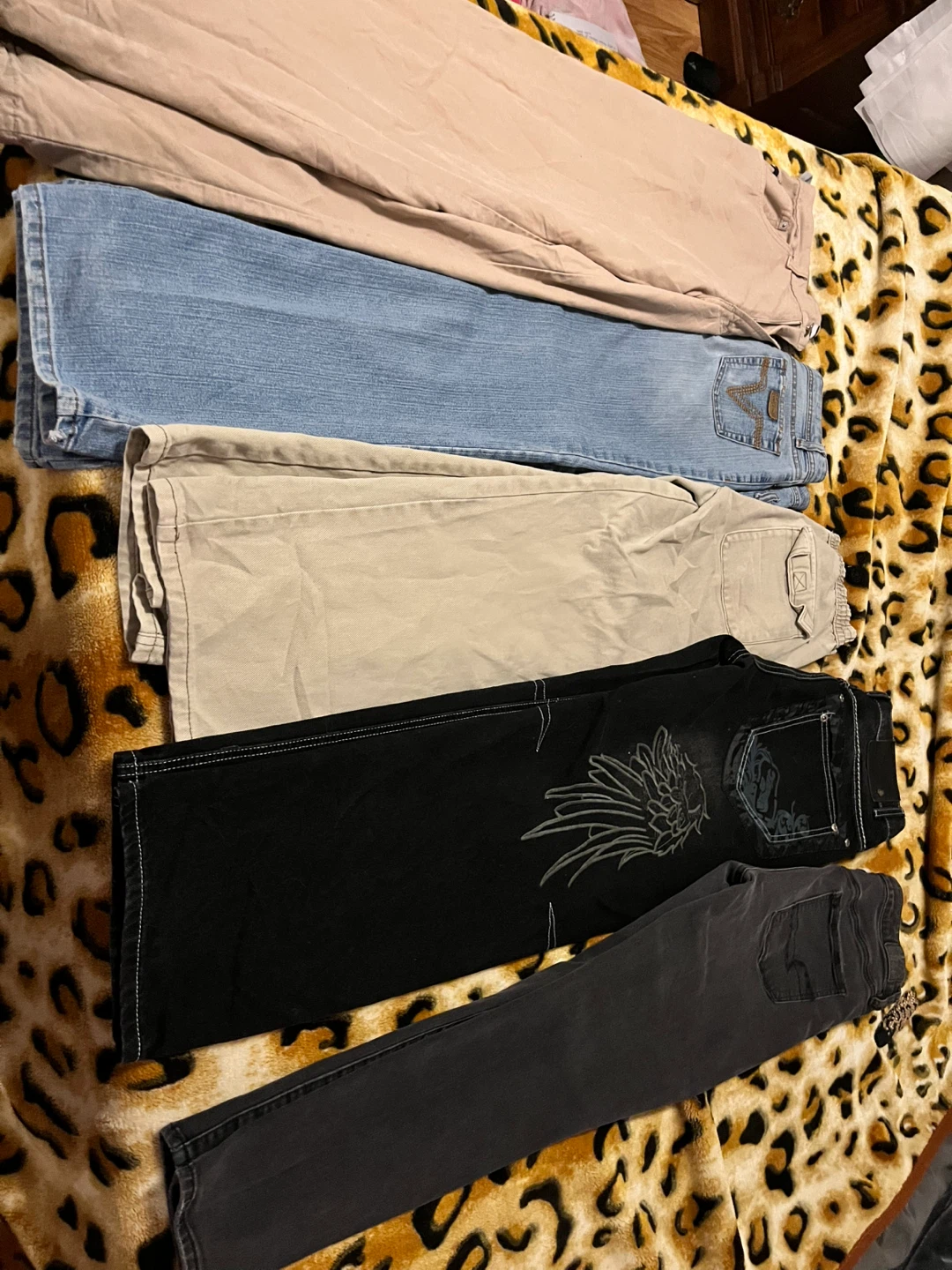 Five Pairs of jeans size medium - photo 2