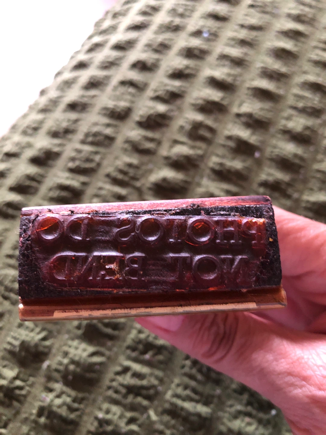 Vintage "PHOTOS DO NOT BEND" Rubber Stamp - photo 2