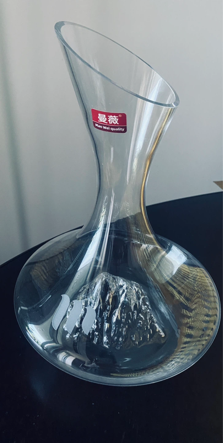 Man Wei Quality Glass Decanter with Mountain Ice Insert