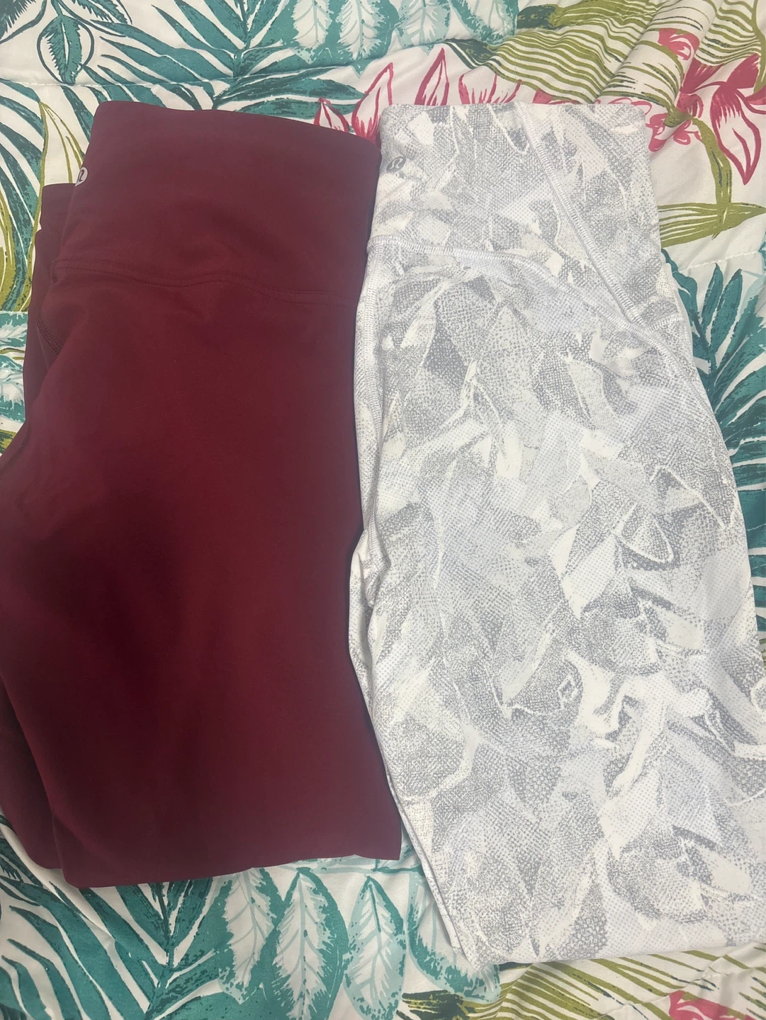 Lululemon Burgundy & White Pattern Leggings - photo 2
