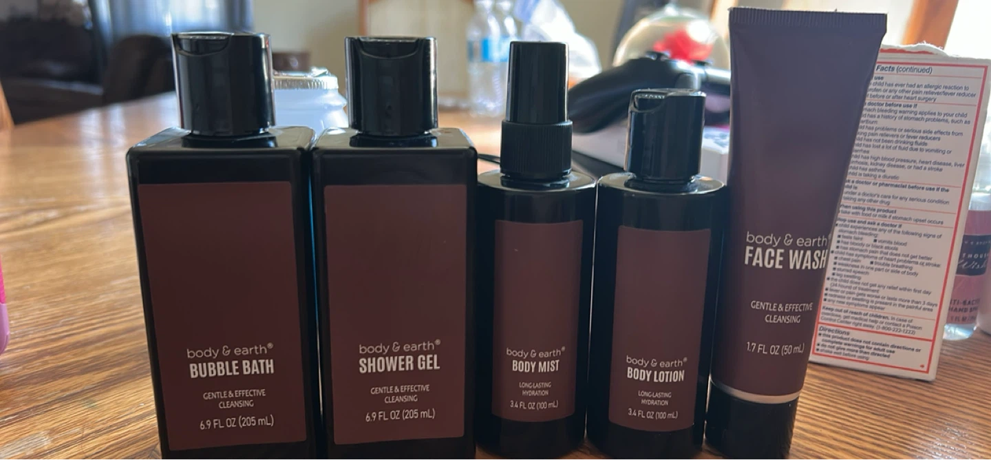 Body & Earth Bath & Body Set