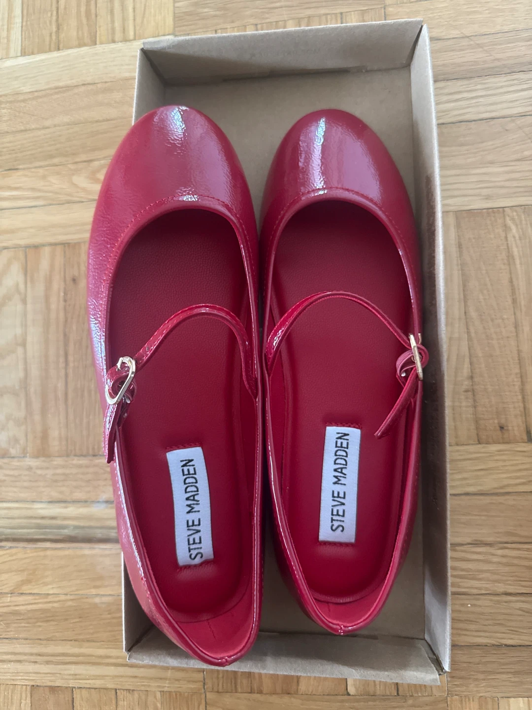 Steve Madden Red Patent Flats - Size 36 - photo 5
