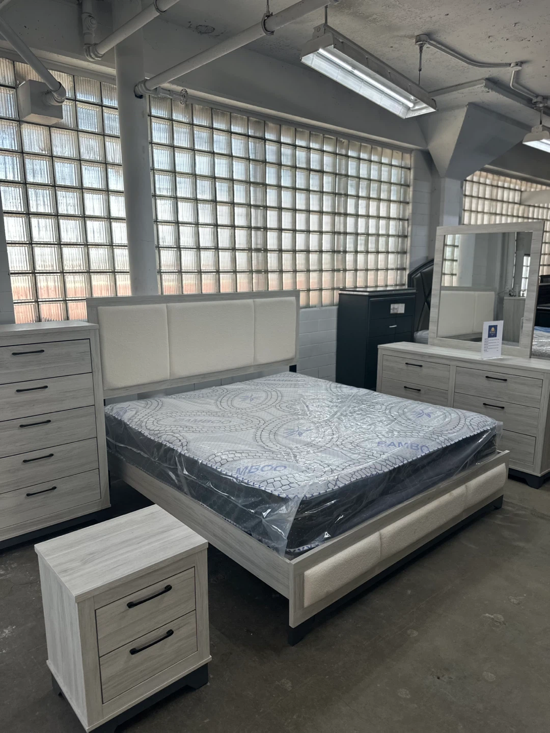 LOW STOCK‼️ 4 piece queen set bed frame, dresser, mirror,