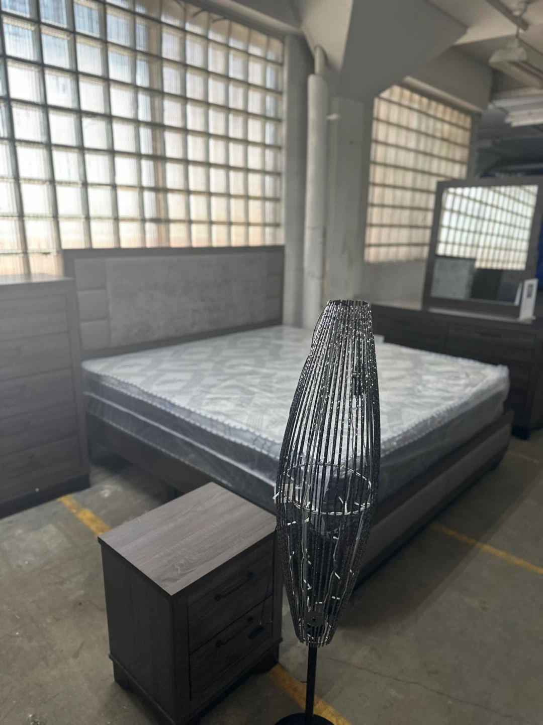 LOW STOCK‼️4 piece queen set bed frame, dresser, mirror,