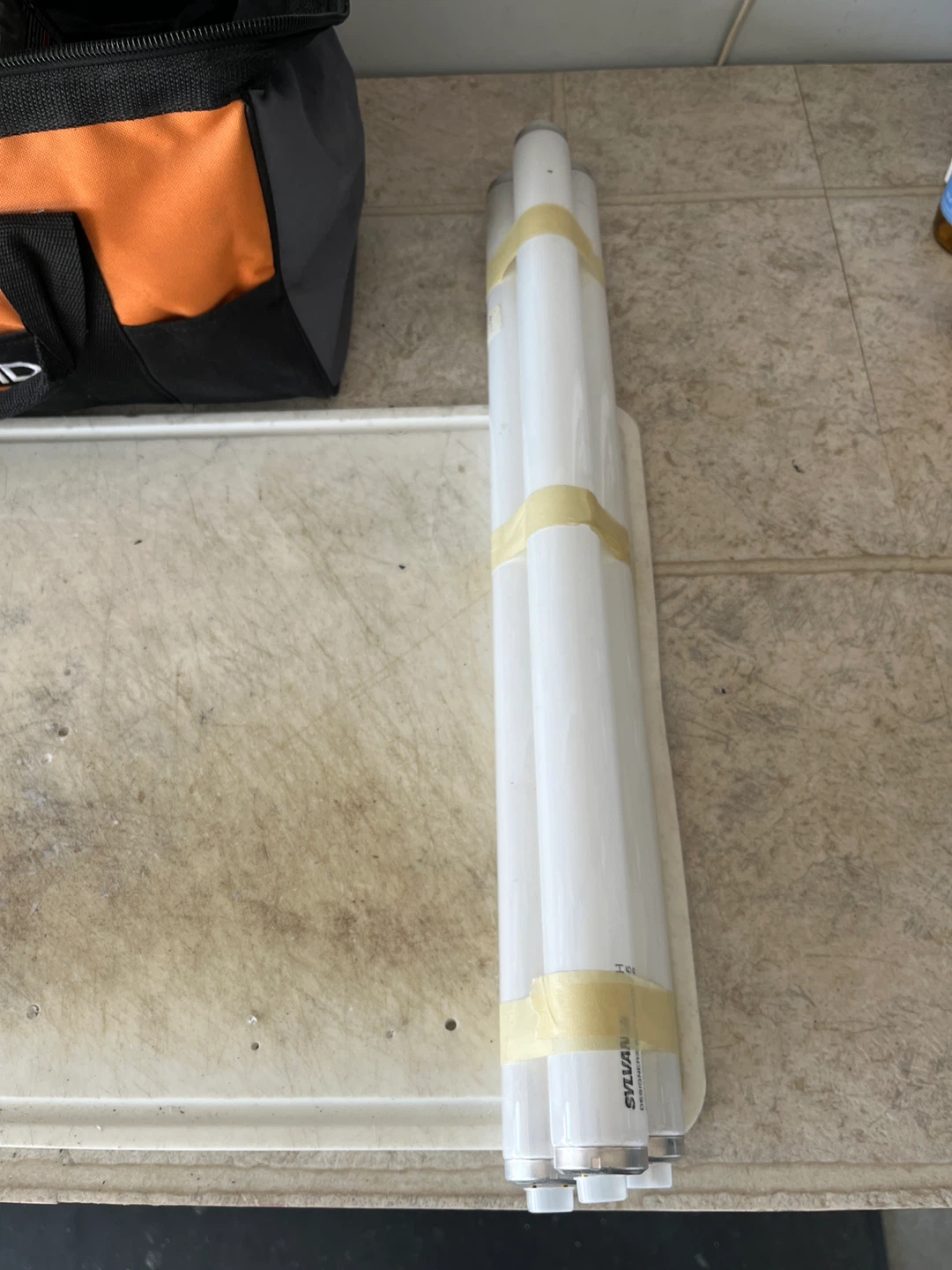 Fluorescent tubes