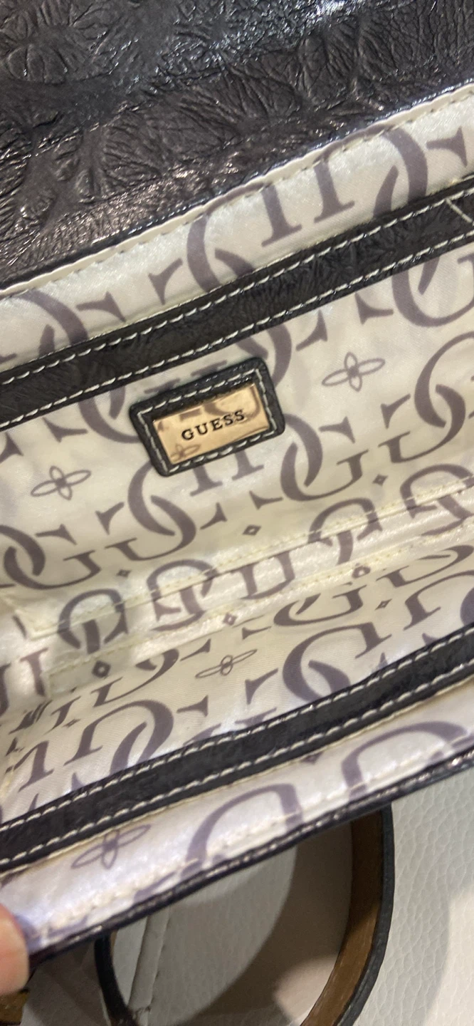 GUESS Black Patent Leather Shoulder Bag - photo 2