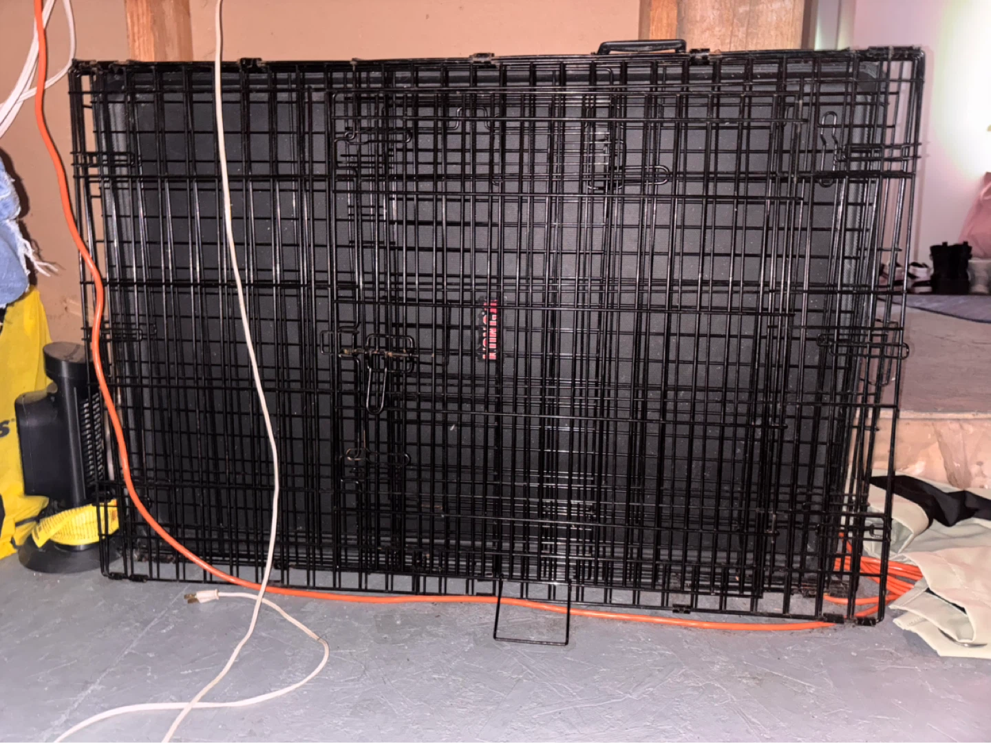 Black Metal Dog Crate
