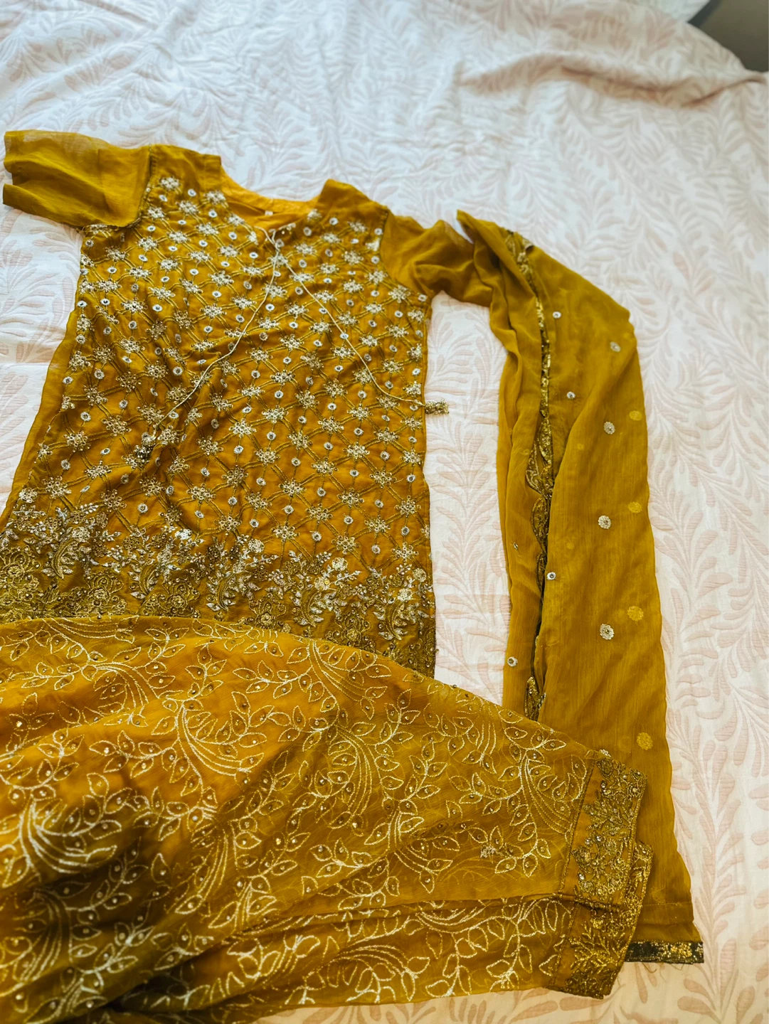 Yellow Embroidered 3-Piece Outfit - Size L - photo 4
