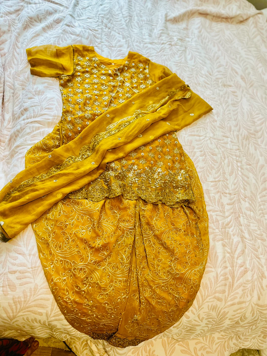 Yellow Embroidered 3-Piece Outfit - Size L - photo 5