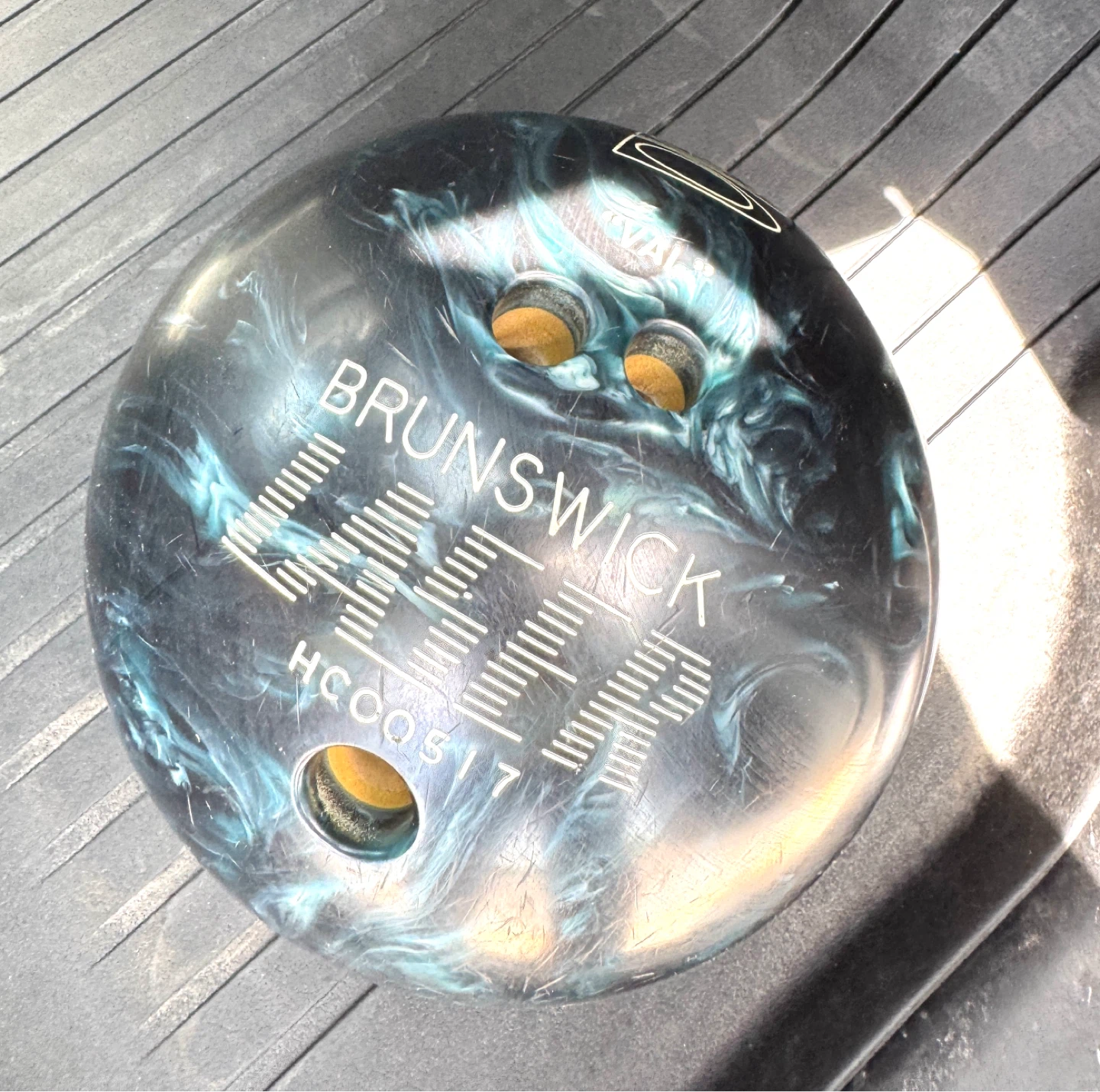 Brunswick ULF A Bowling Ball