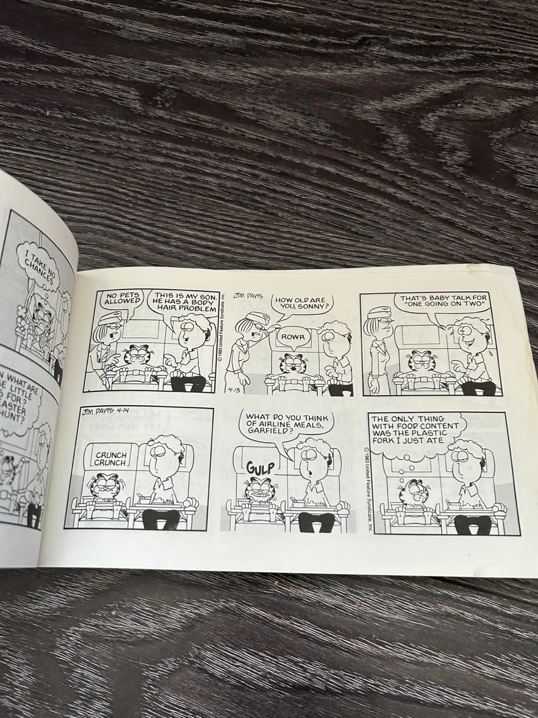 Garfield Loses His Feet by Jim Davis Comic Book - photo 3
