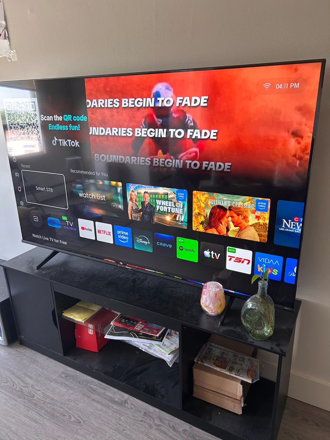 Hisense UHD 4K Smart TV 65” A6 series with Tv stand