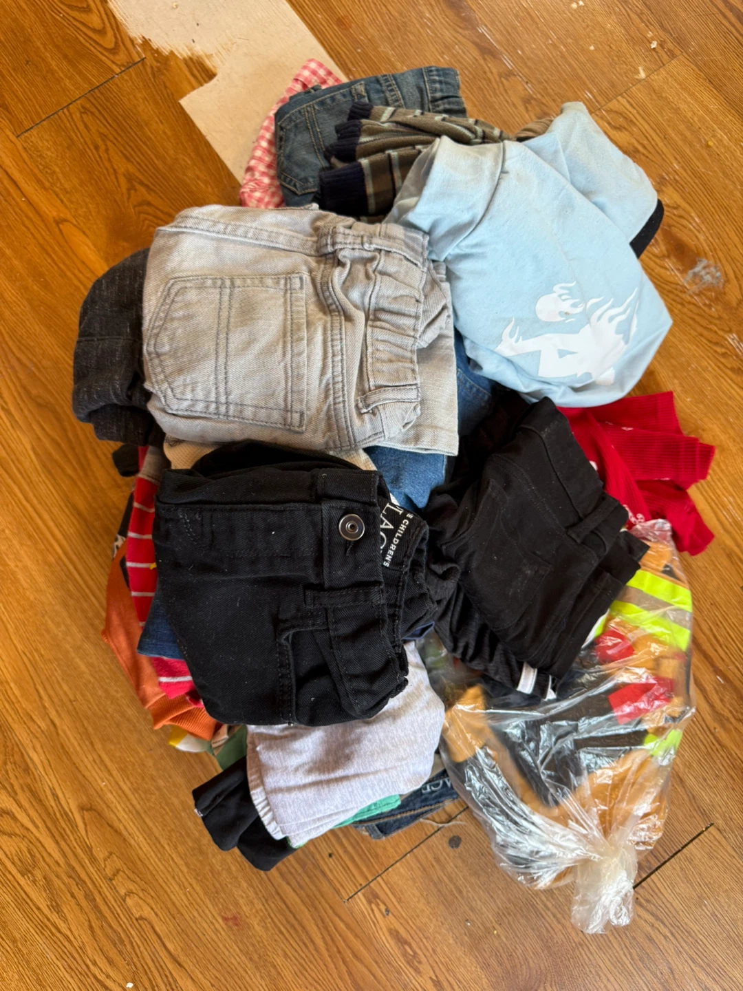 Boy's Clothing Bundle - Sizes 4T-5T - photo 3