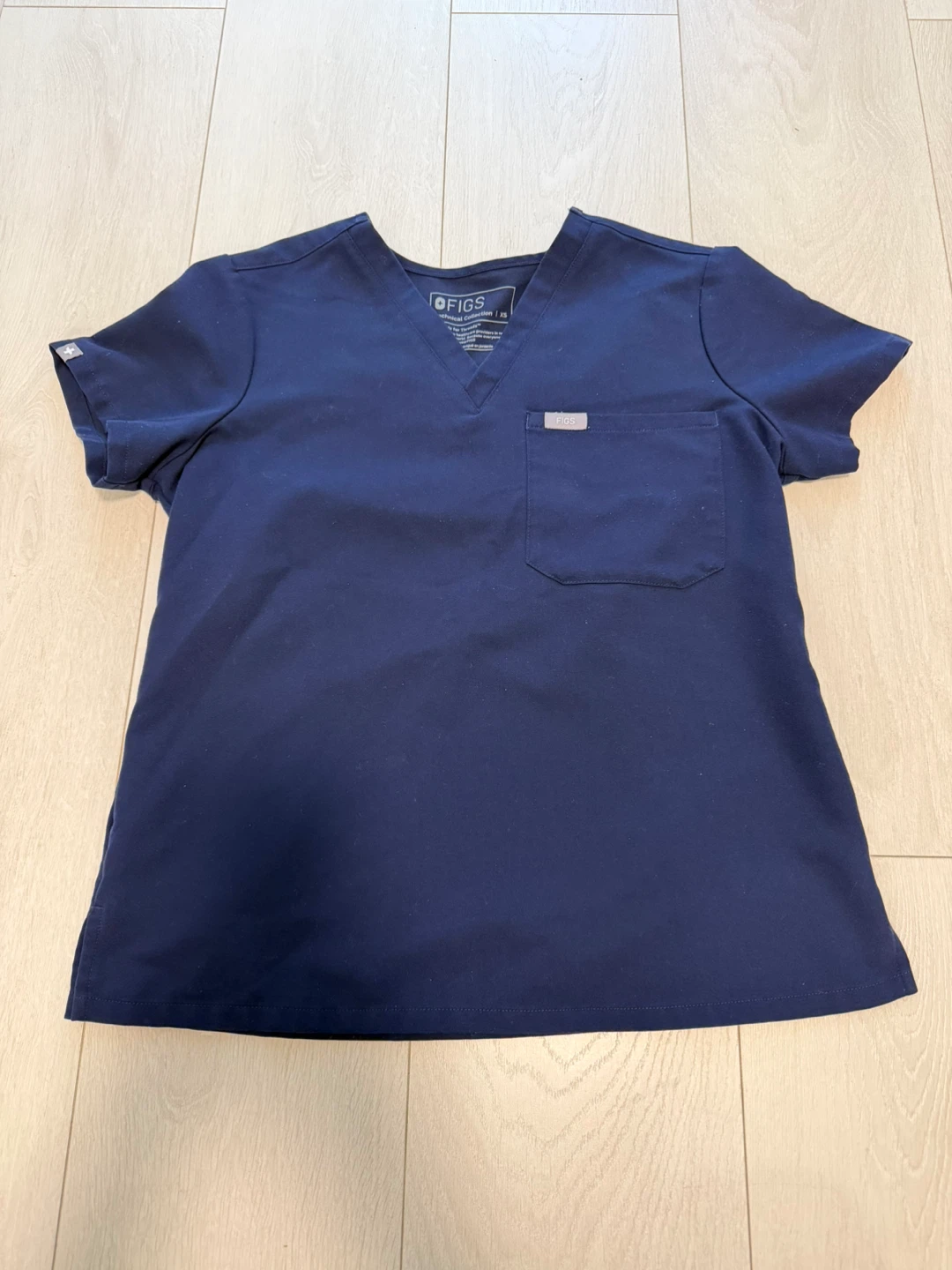 FIGS Scrub Top and Pants Set