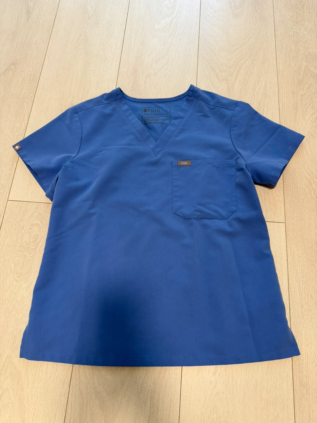 FIGS Scrub Top and Pants Set - photo 3