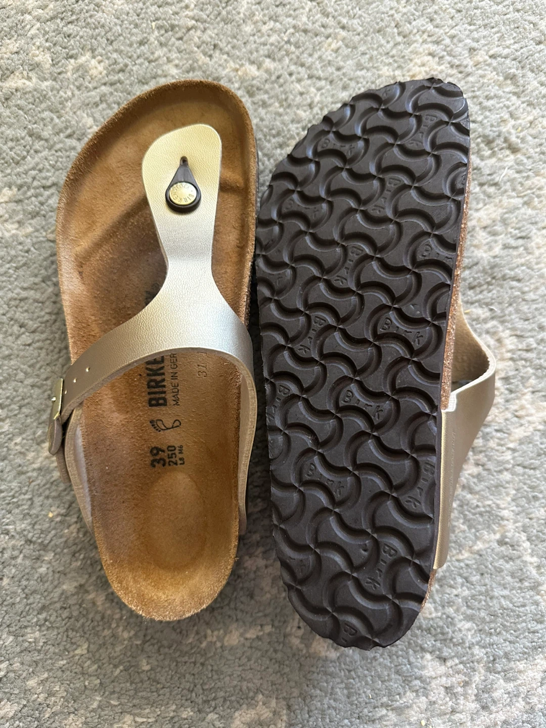 New Birkenstock Gizeh Sandals Size 39 - photo 2