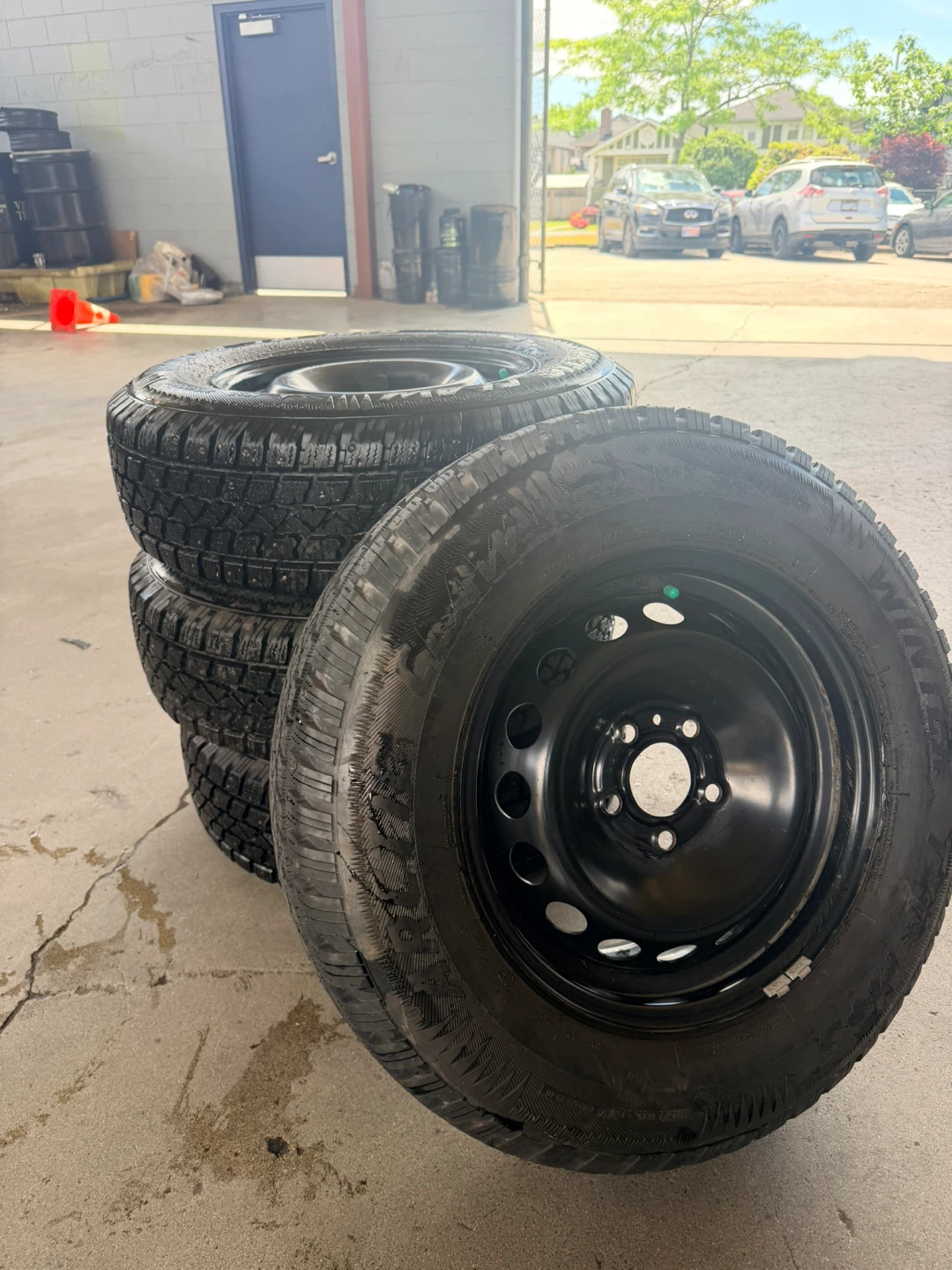 Set of 4 studded winter tires - photo 4