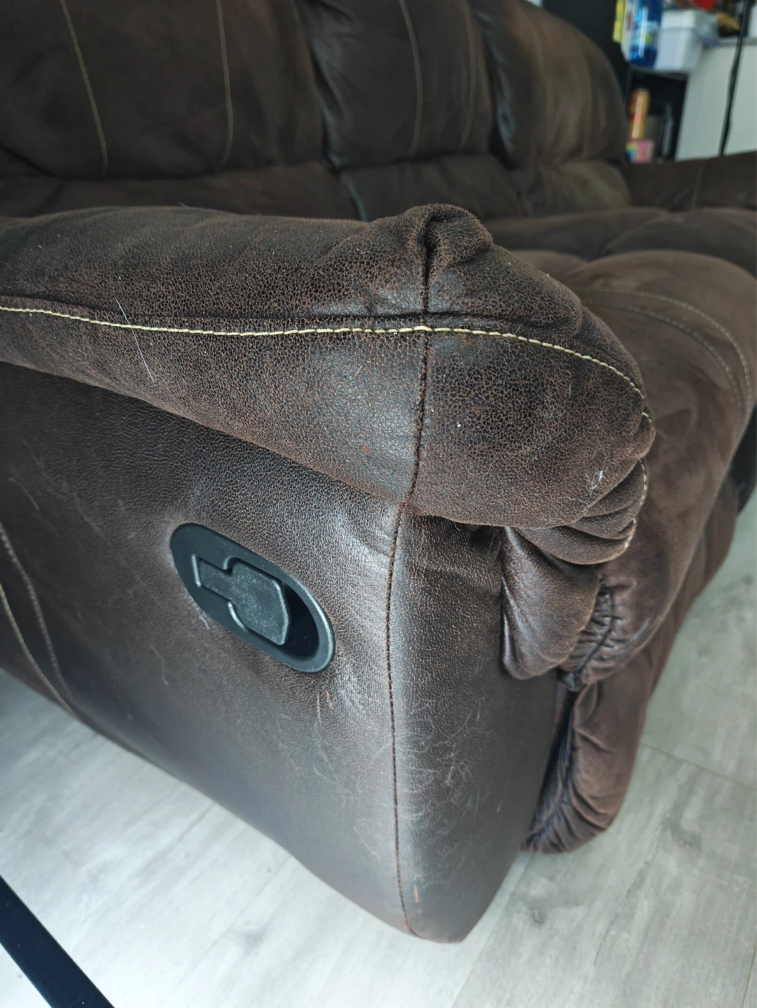 Moving Sale! Brown Leather Reclining Sofa/Couch - 3 Seater - photo 5