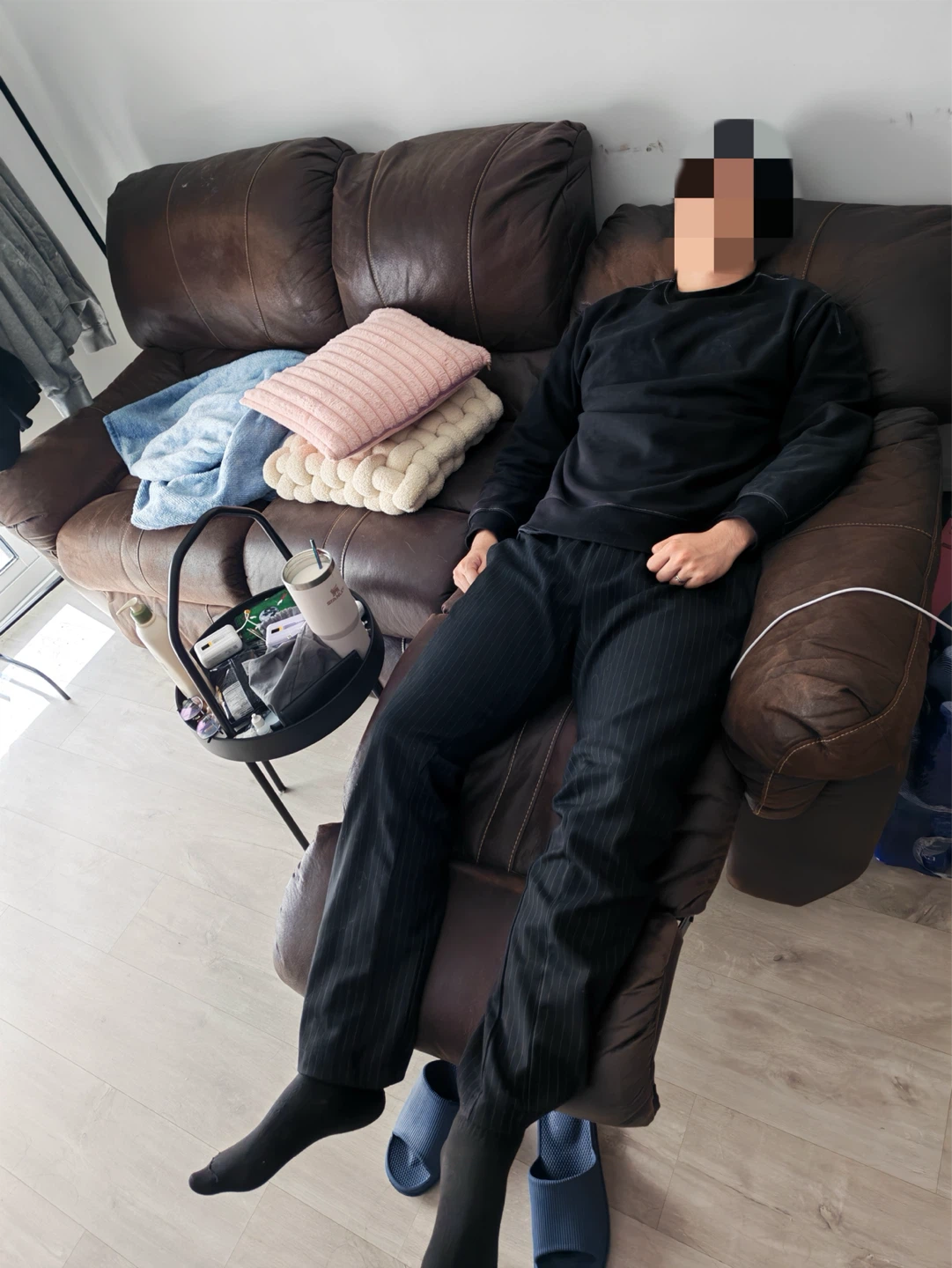 Moving Sale! Brown Leather Reclining Sofa/Couch - 3 Seater - photo 4