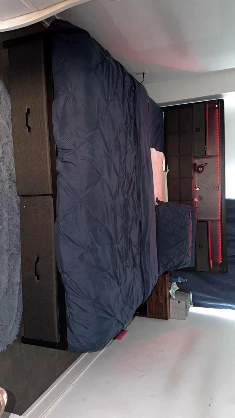 Queen Size Navy Blue Comforter Set