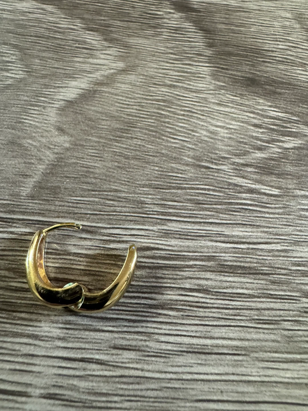 Gold Hoop Earring just one - photo 2