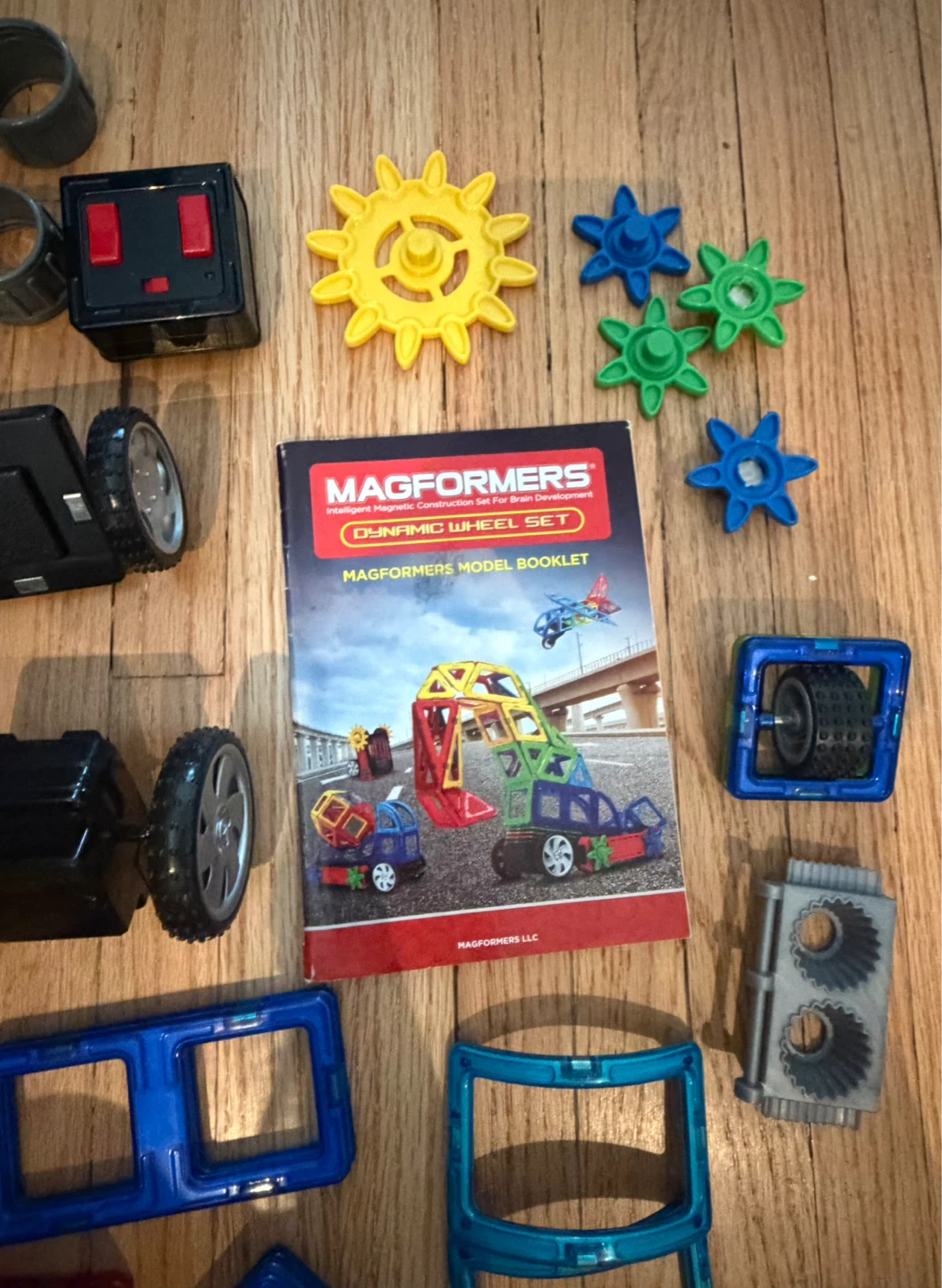 MAGFORMERS Dynamic Wheel Set Magnetic Building Toy - photo 3