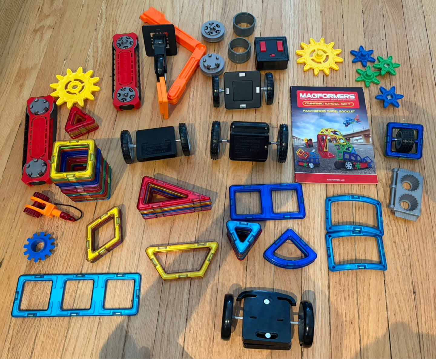 MAGFORMERS Dynamic Wheel Set Magnetic Building Toy