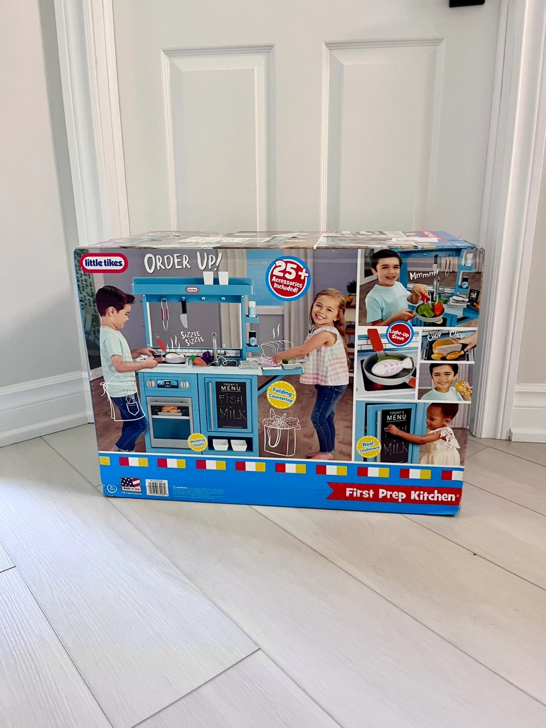 New Toy Kitchen w/ 25+ accessories!