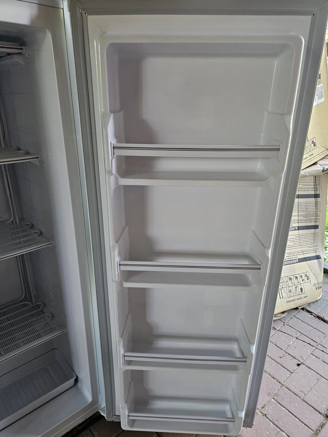 Danby upright Freezer - photo 3