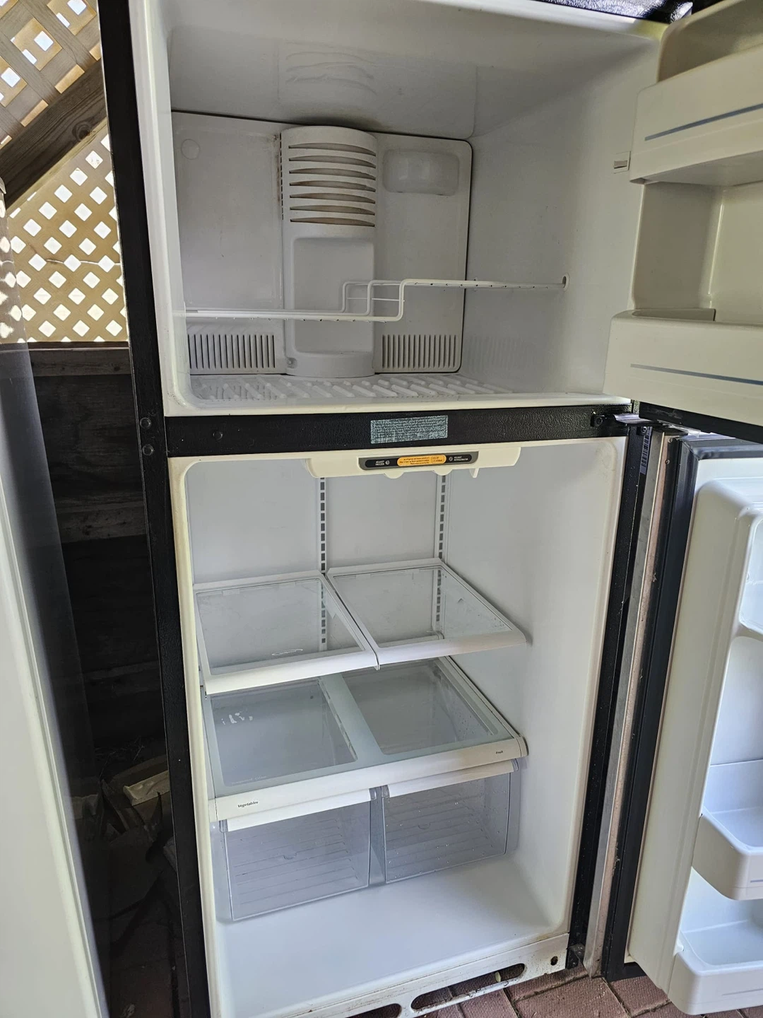 GE Refrigerator - photo 3
