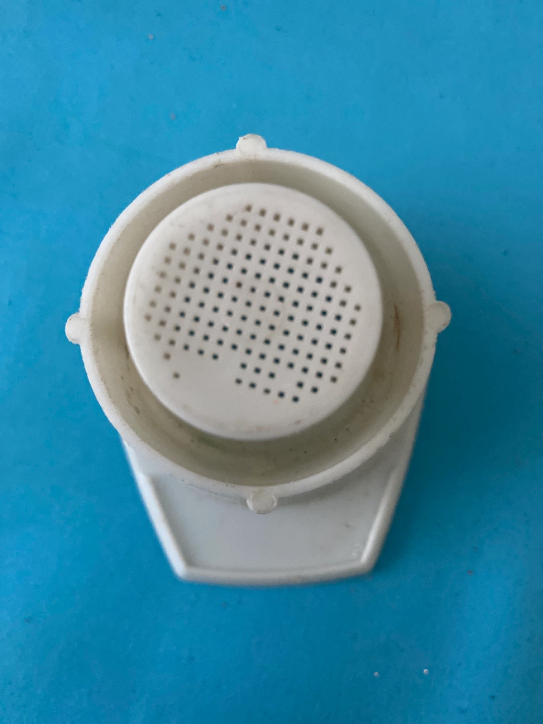 White Plastic Strainer - photo 2
