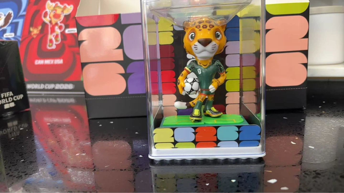 FIFA World Cup Mascot Figurines Set of 3 - original - photo 3