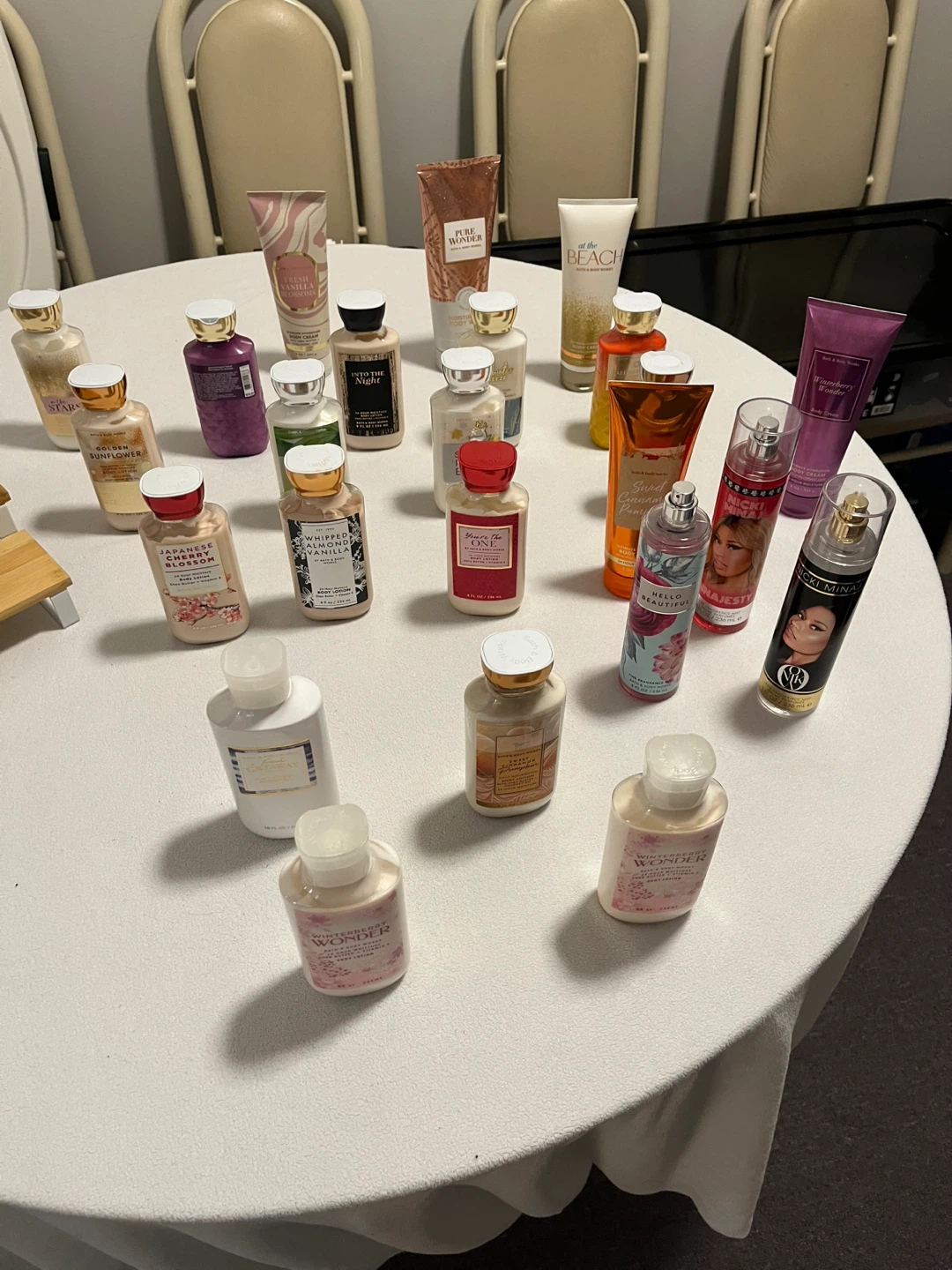 Bath & Body Works Lot - Lotions, Sprays & Soaps - photo 2