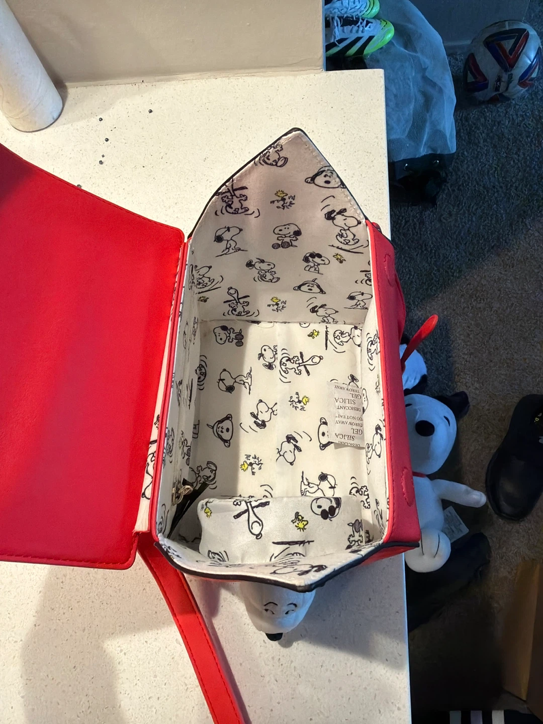 Limited edition Snoopy Dog House crossbody purse - photo 2