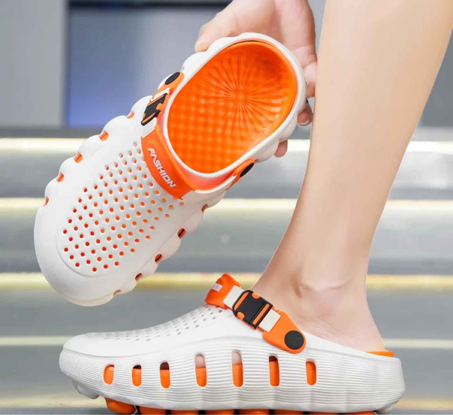 White and orange fashion clogs - photo 2