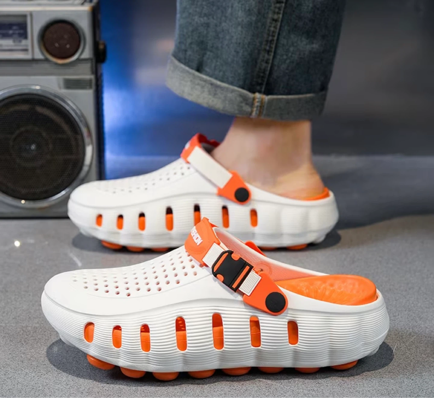 White and orange fashion clogs - photo 3