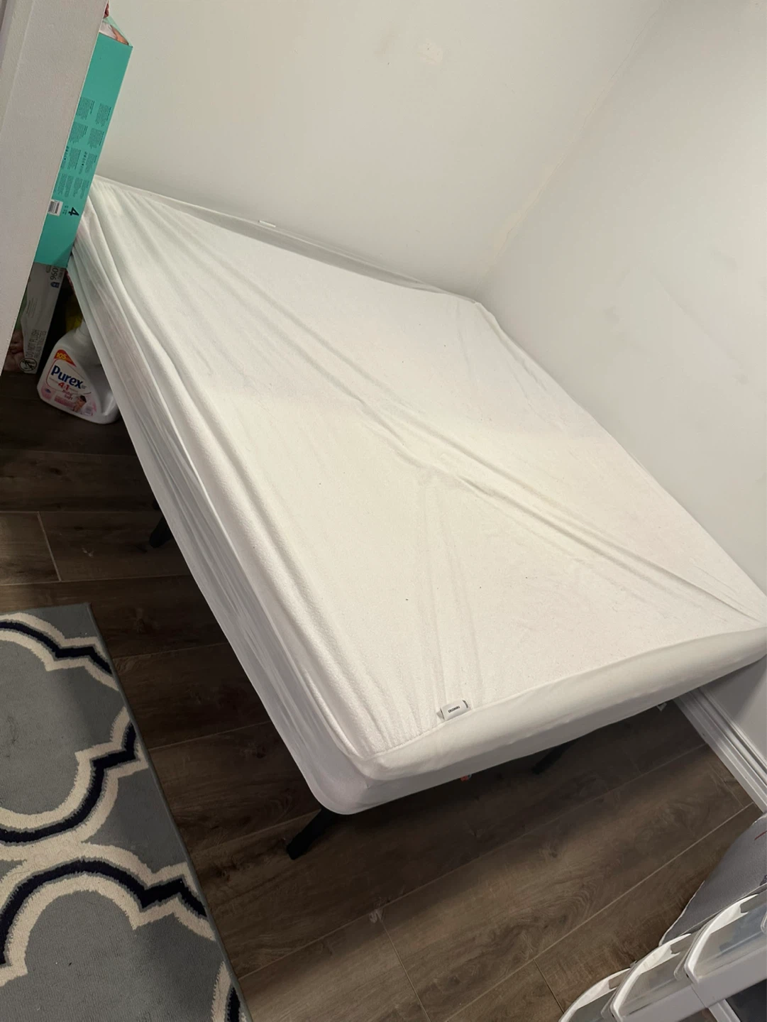 2 twin size mattress with metal frames. - photo 2