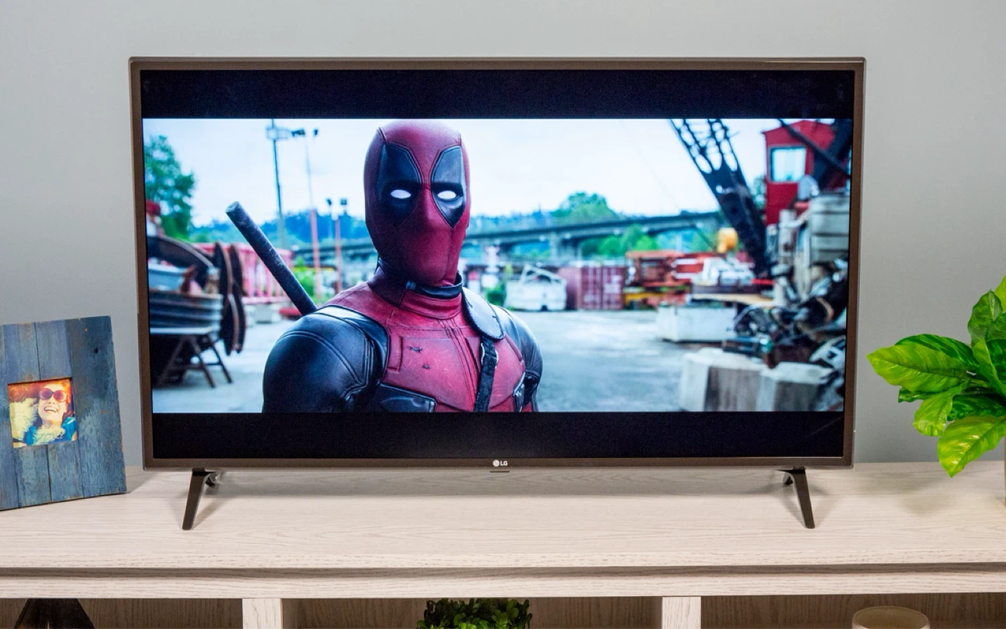 LG LED HD TV, 49-in