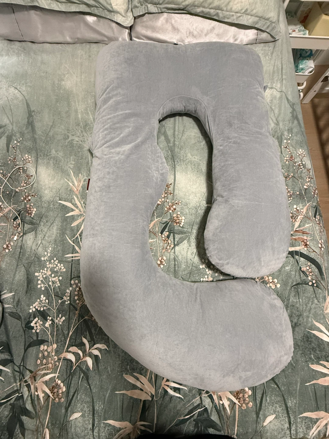 Mom Cozy Grey U-Shaped Pregnancy Pillow.