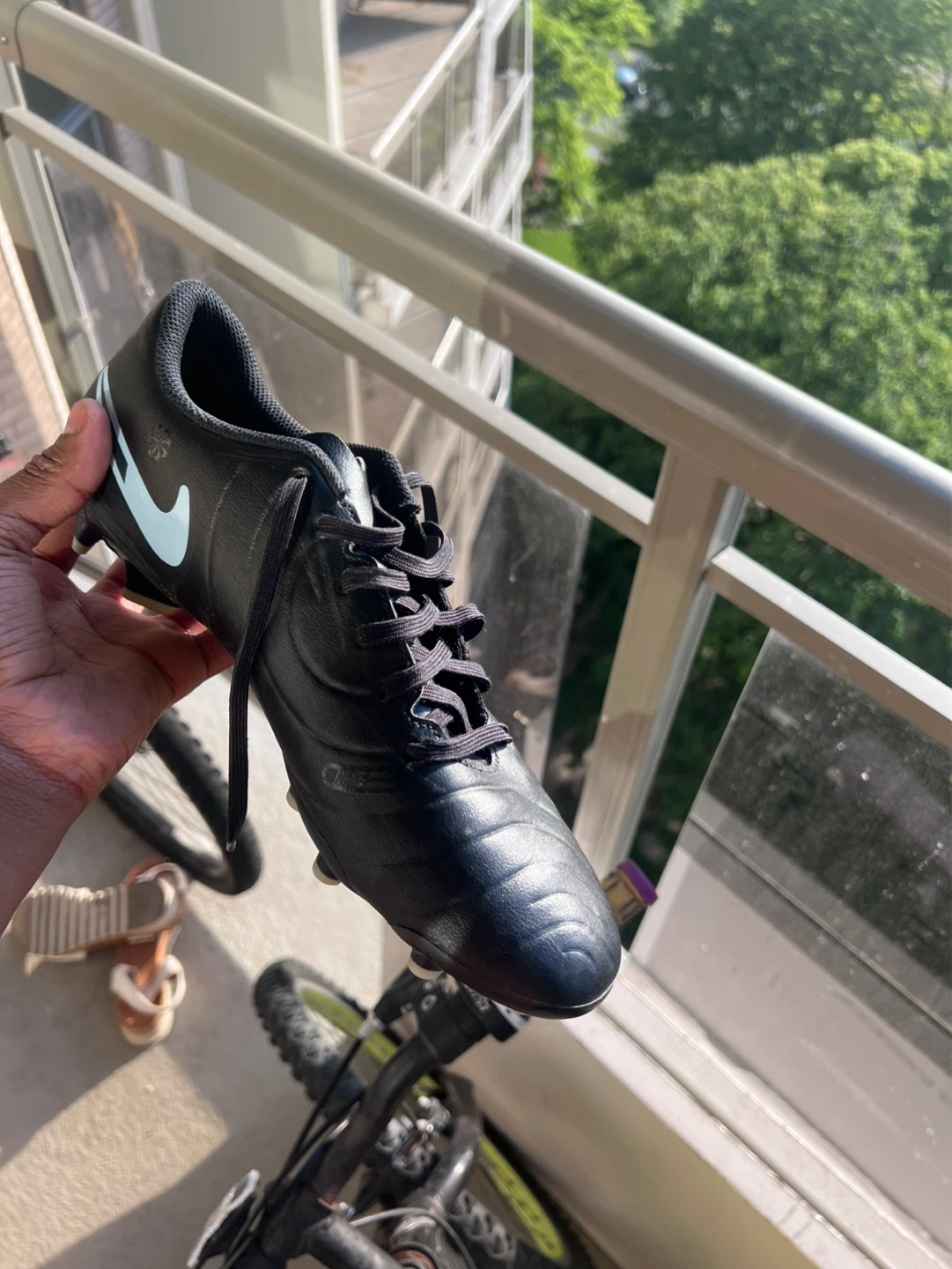 Nike Soccer Cleats - photo 3
