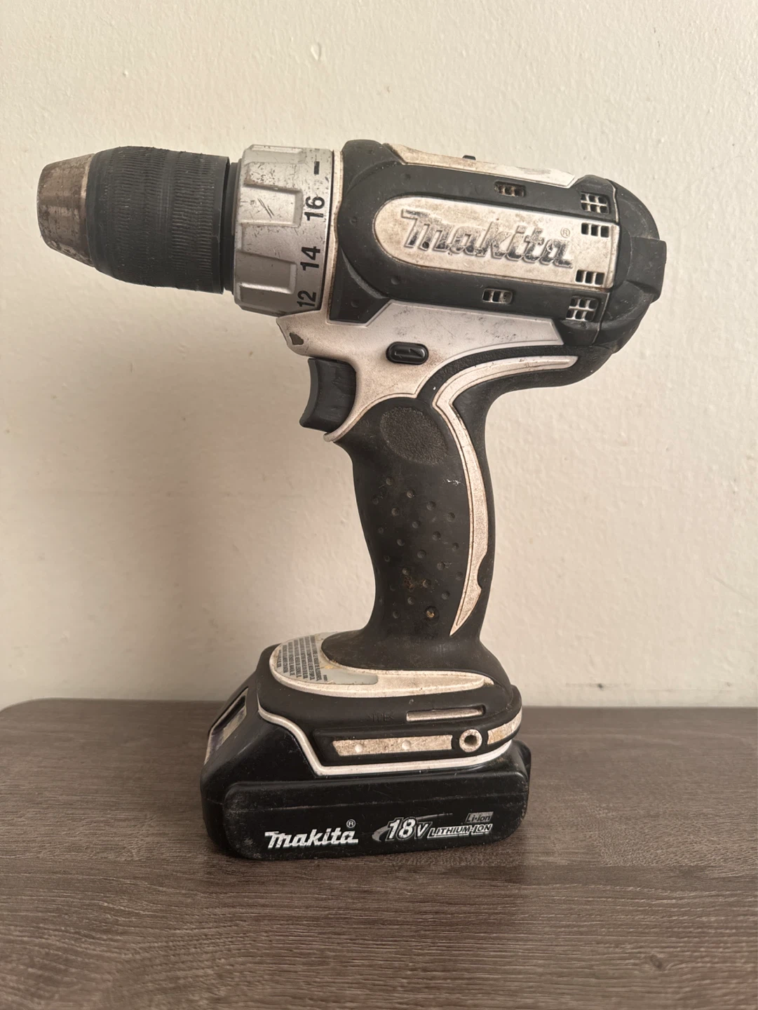 Makita 18V Cordless Drill - photo 3