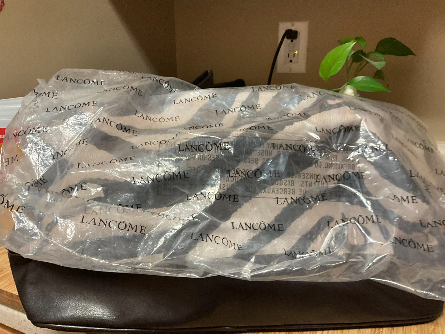Lancôme Zebra Print Duffel Bag - photo 3