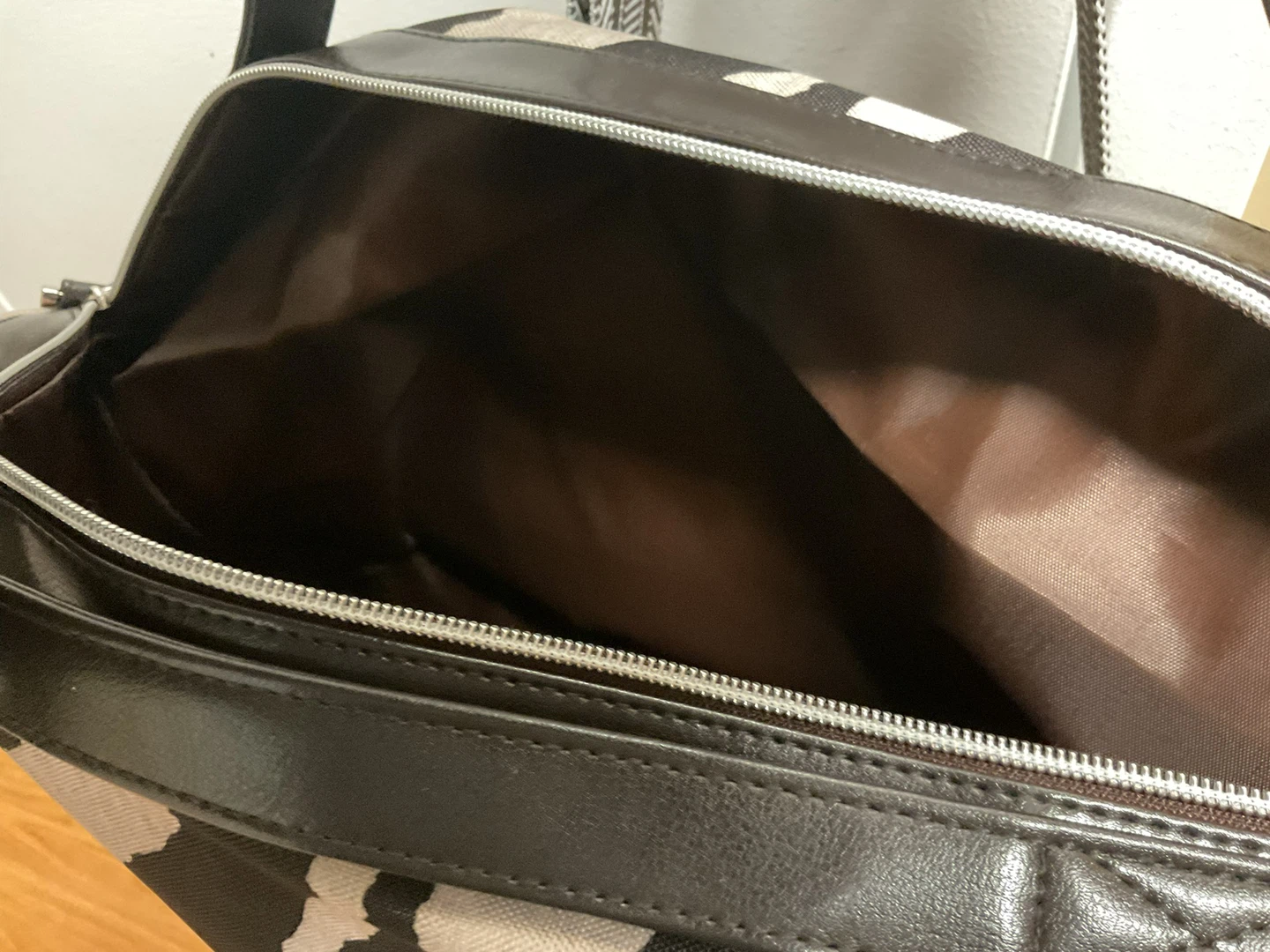 Lancôme Zebra Print Duffel Bag - photo 5
