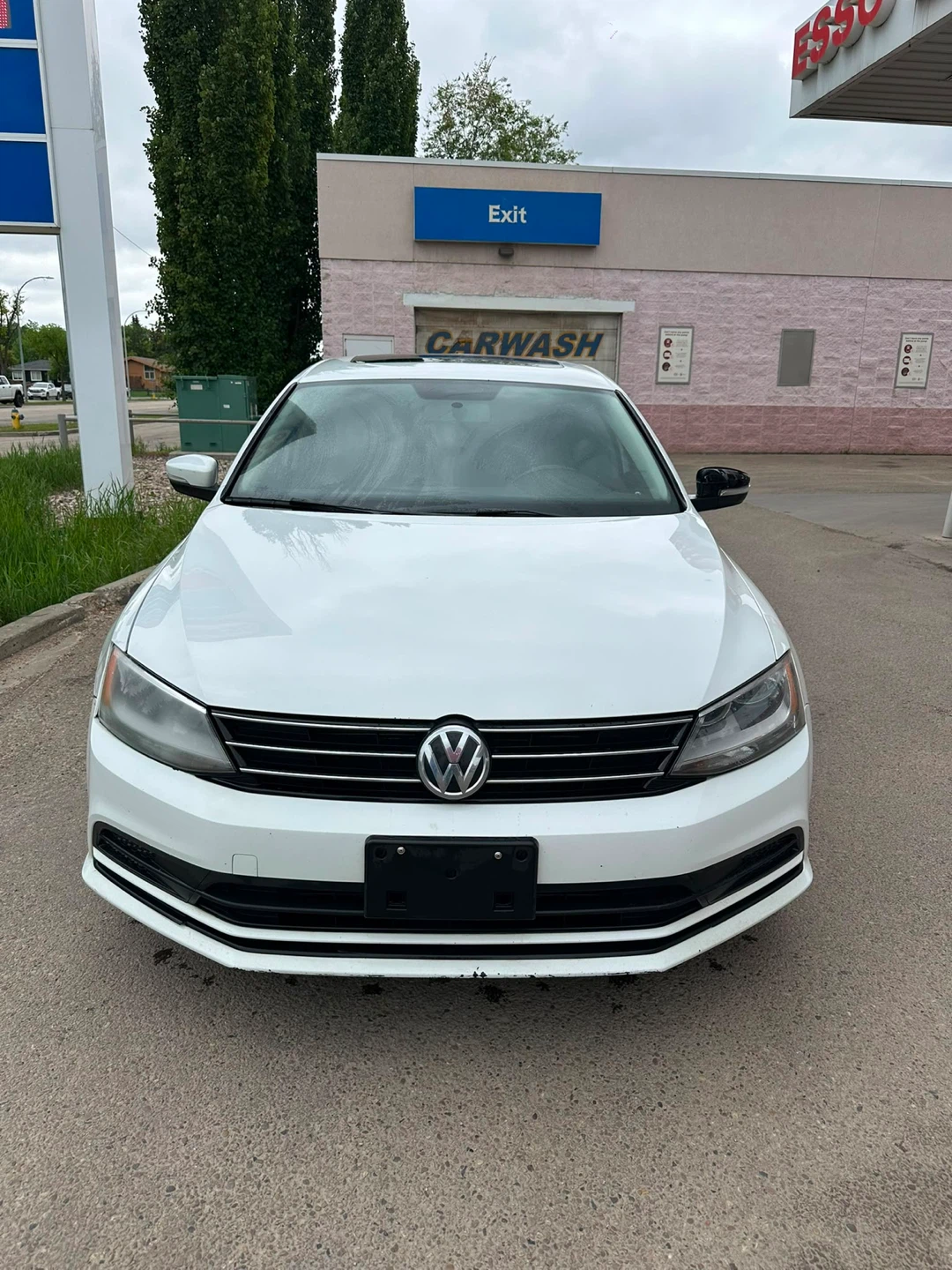 White Volkswagen Jetta TSI